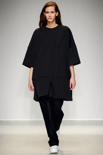 Look 18